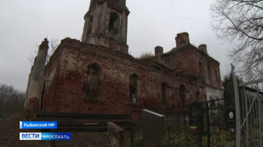 В селе Огарково Рыбинского района местные жители своими силами восстанавливают храм Воскресенья Христова