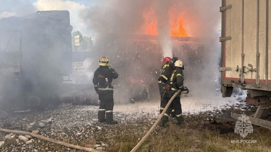 В Ярославле загорелся бензовоз