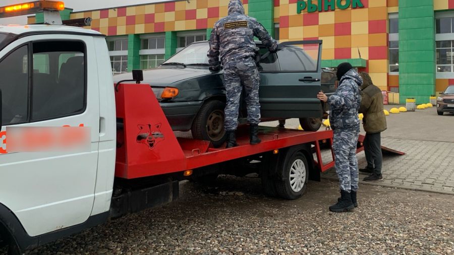 Трое ярославцев лишились автомобилей во время совершения покупок