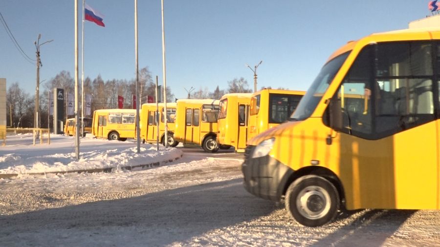 Школы Ярославской области обновили служебный автопарк