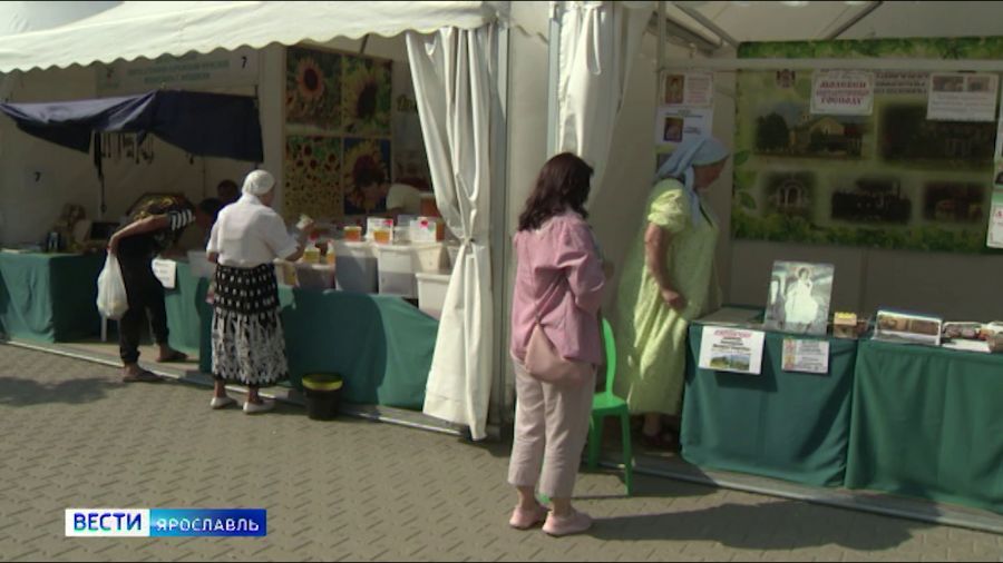 В Тутаеве проходит выставка «Мир и Клир»