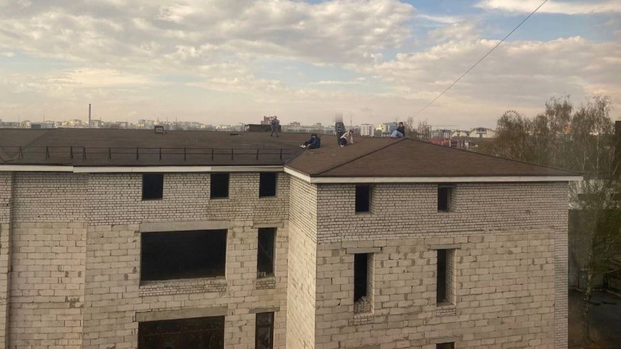 Прокуратура требует у собственника недостроя в Ярославле ограничить доступ в здание